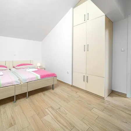 Apartment Holiday *